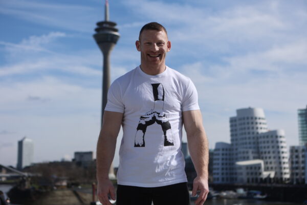 The Torch - <br> Tshirt <br> Partner Stunt Duo Look - Image 8